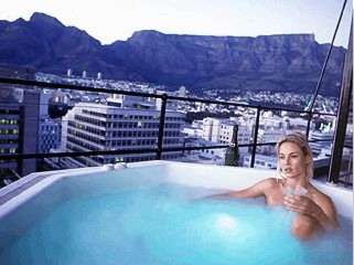Accommodation in Cape Town with Jacuzzi.